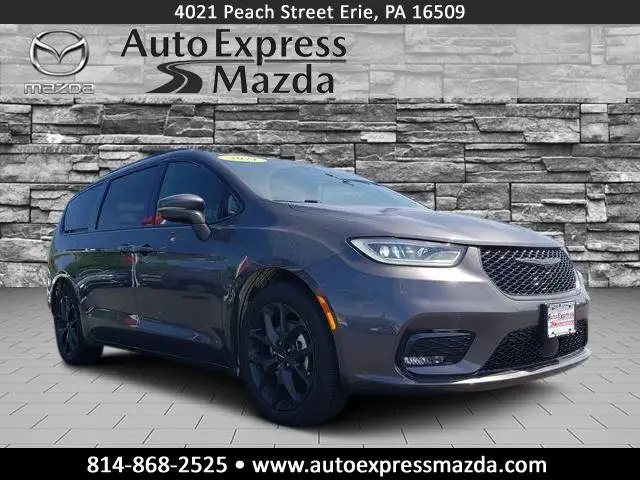 2021 Chrysler Pacifica Touring L's photo