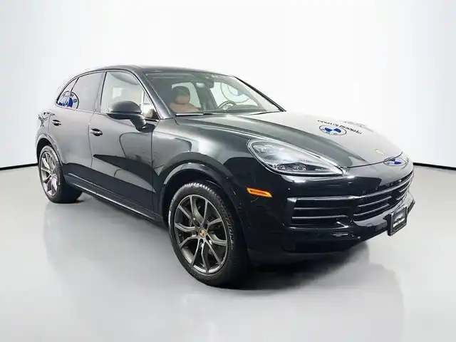 2023 Porsche Cayenne Platinum Edition's photo