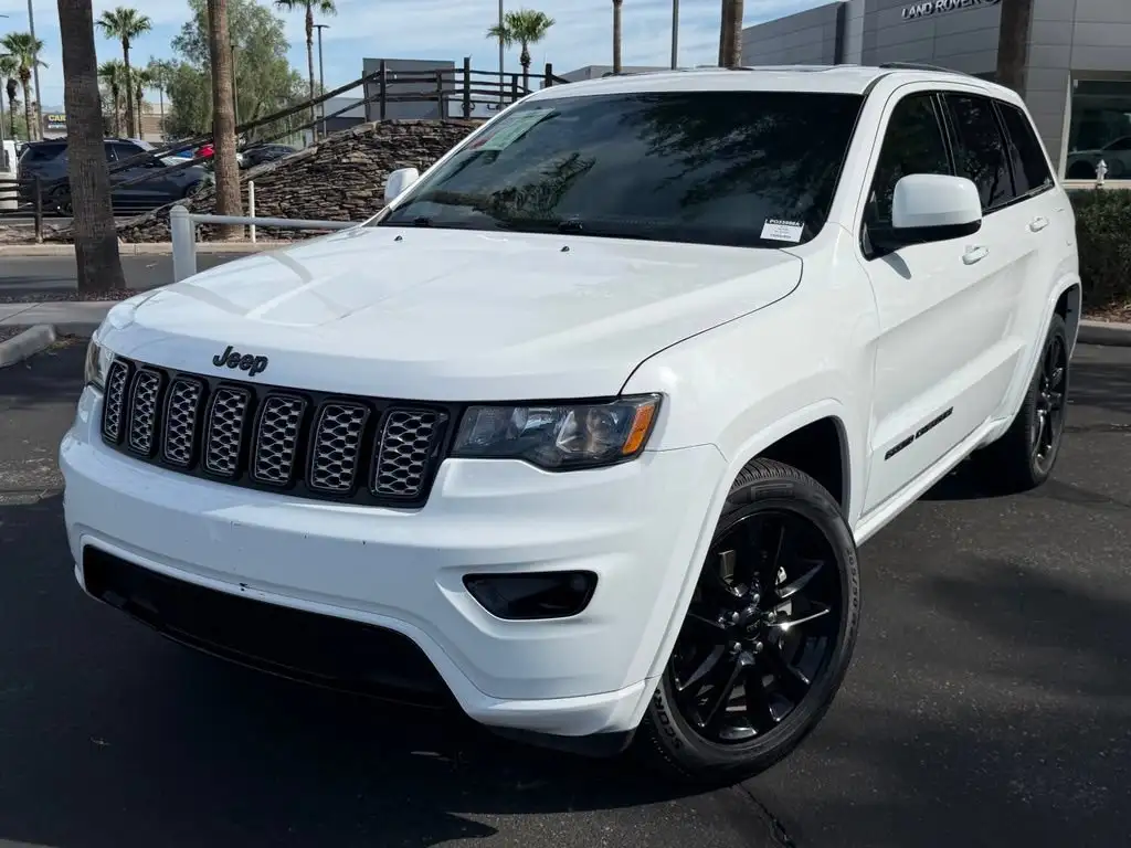2019 Jeep Grand Cherokee Altitude's photo