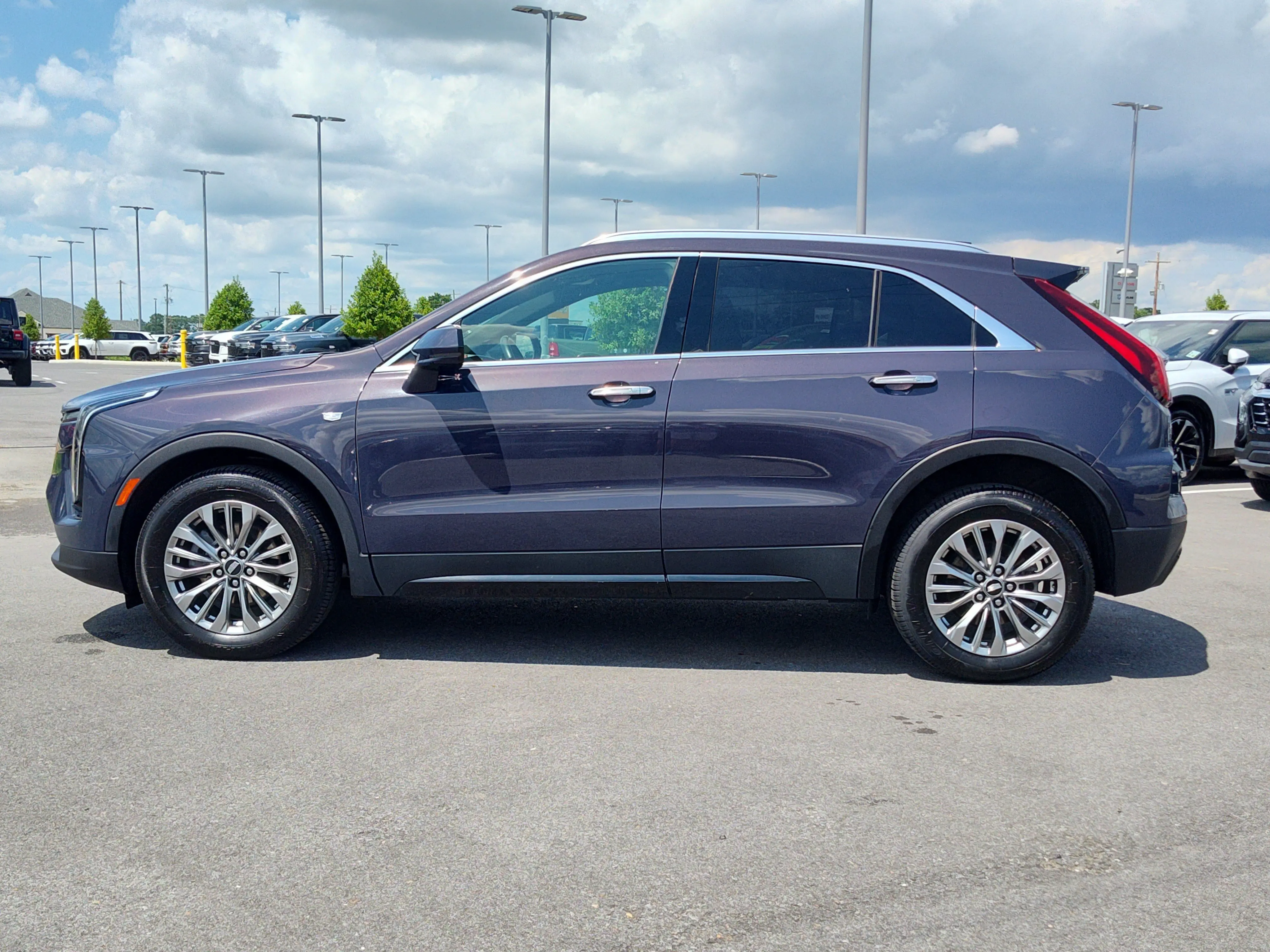 2024 Cadillac XT4 Premium Luxury photo 3