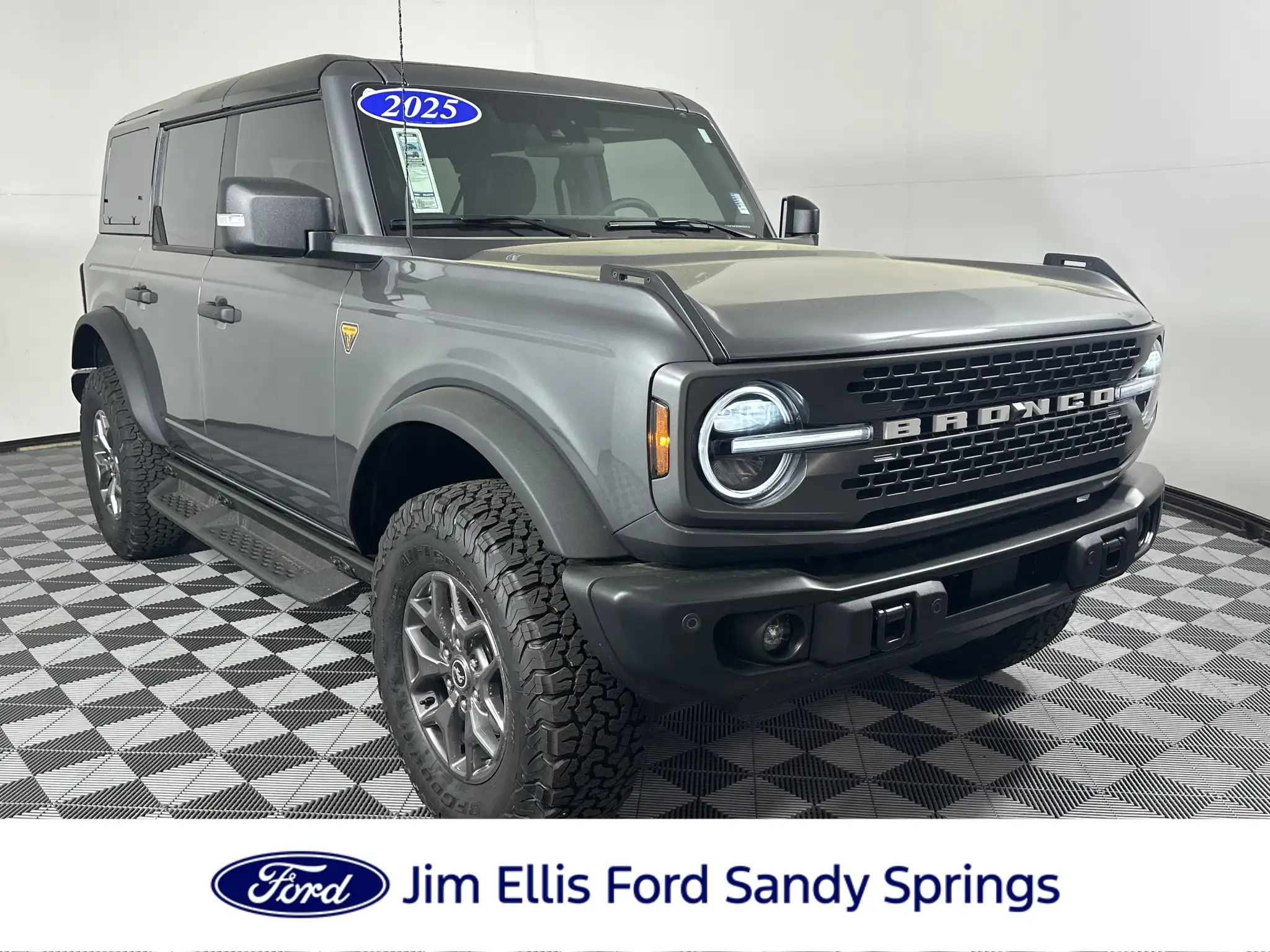 2025 Ford Bronco Badlands 4WD's photo