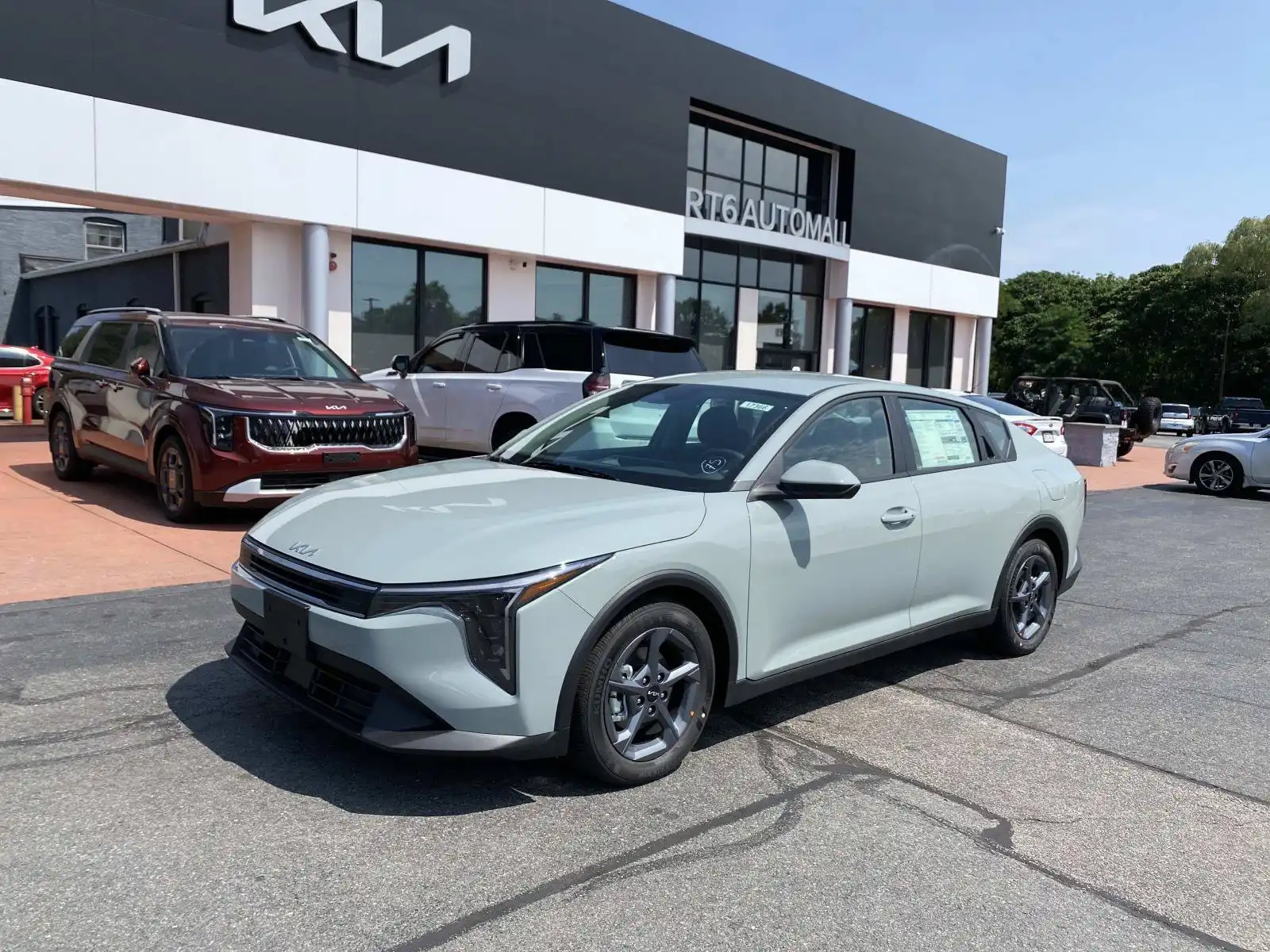 2026 Kia K4 LXS AT's photo