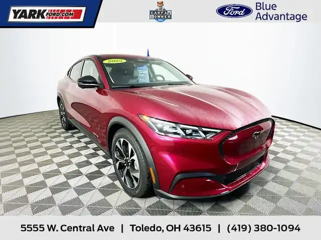 2025 Ford Mustang-Mach-e Select's photo