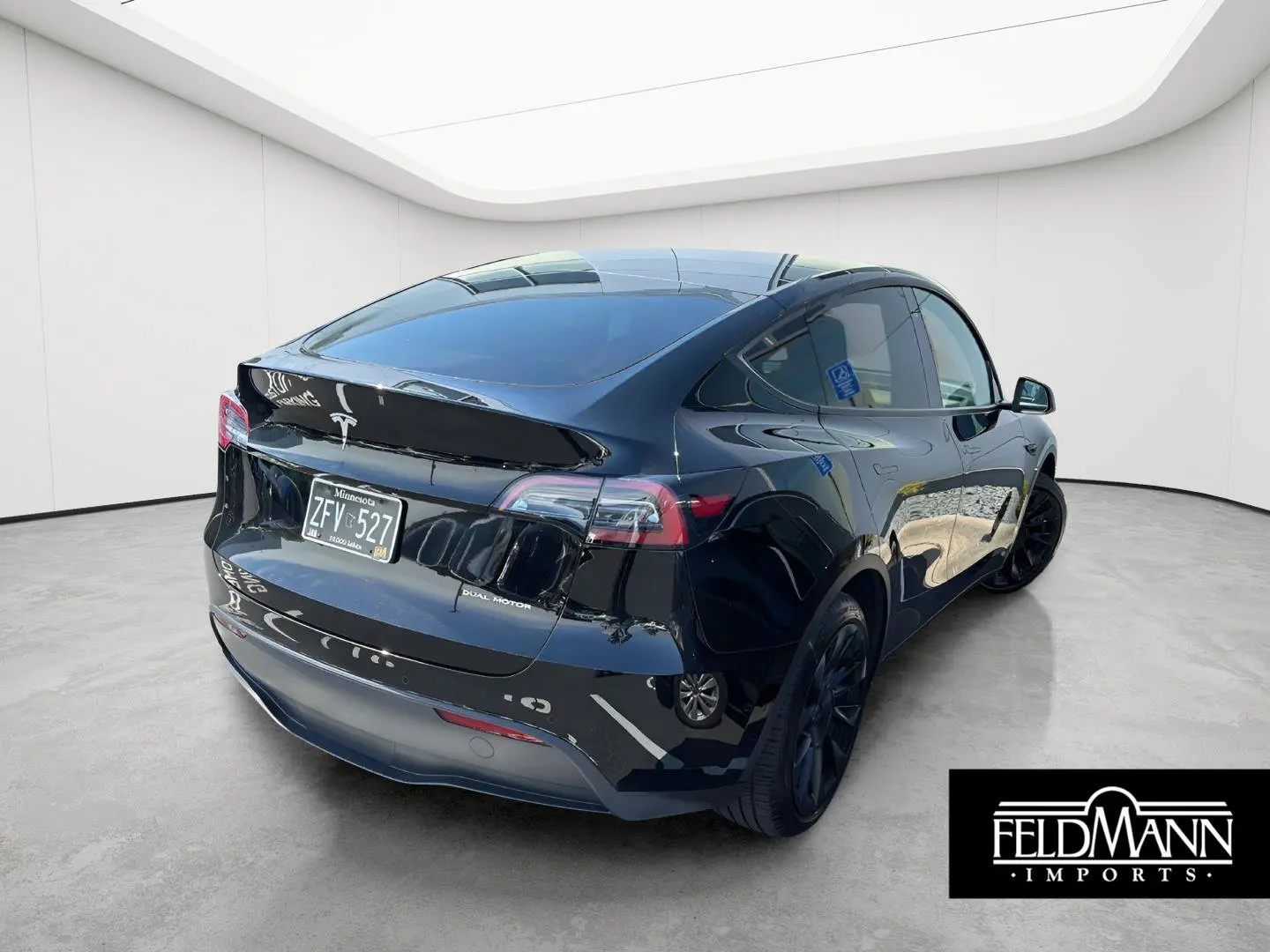 2022 Tesla Model Y Long Range Dual Motor AWD photo 3