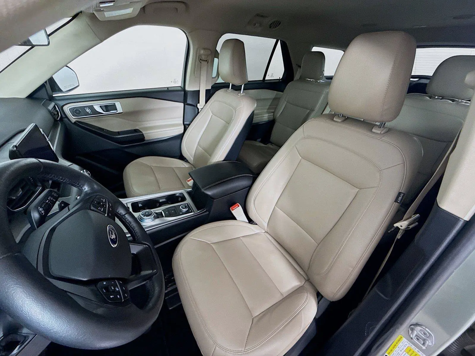 2020 Ford Explorer XLT 4WD photo 5