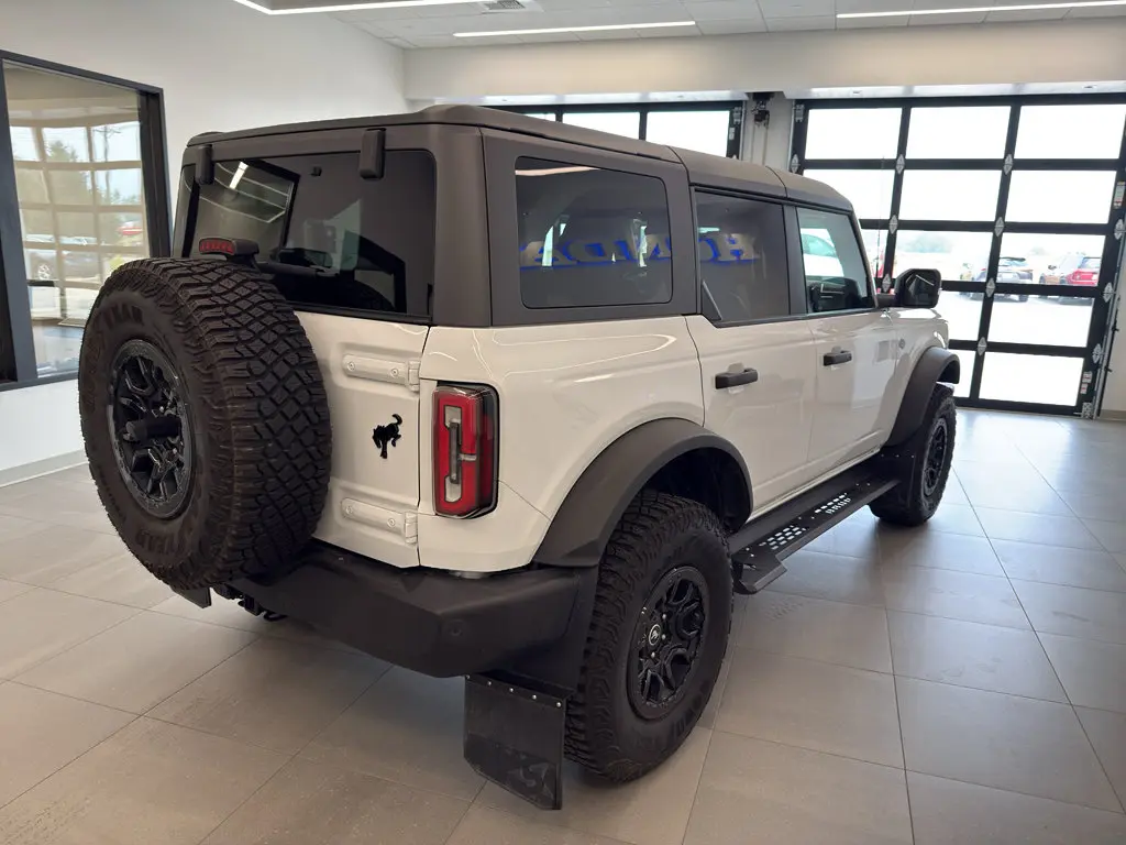 2022 Ford Bronco Wildtrak 4x4 photo 3