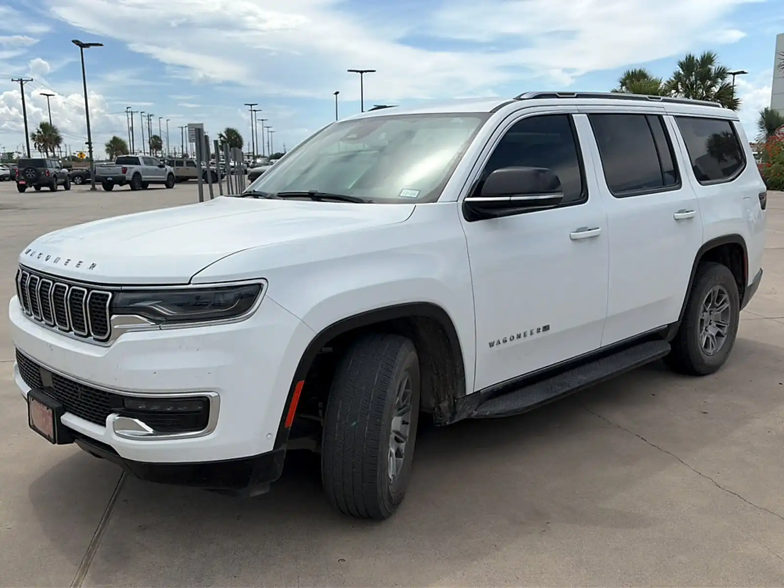 2023 Jeep Wagoneer Series I 4WD's photo