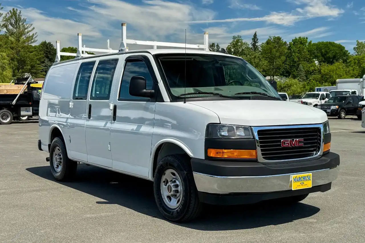 2023 GMC Savana 2500's photo