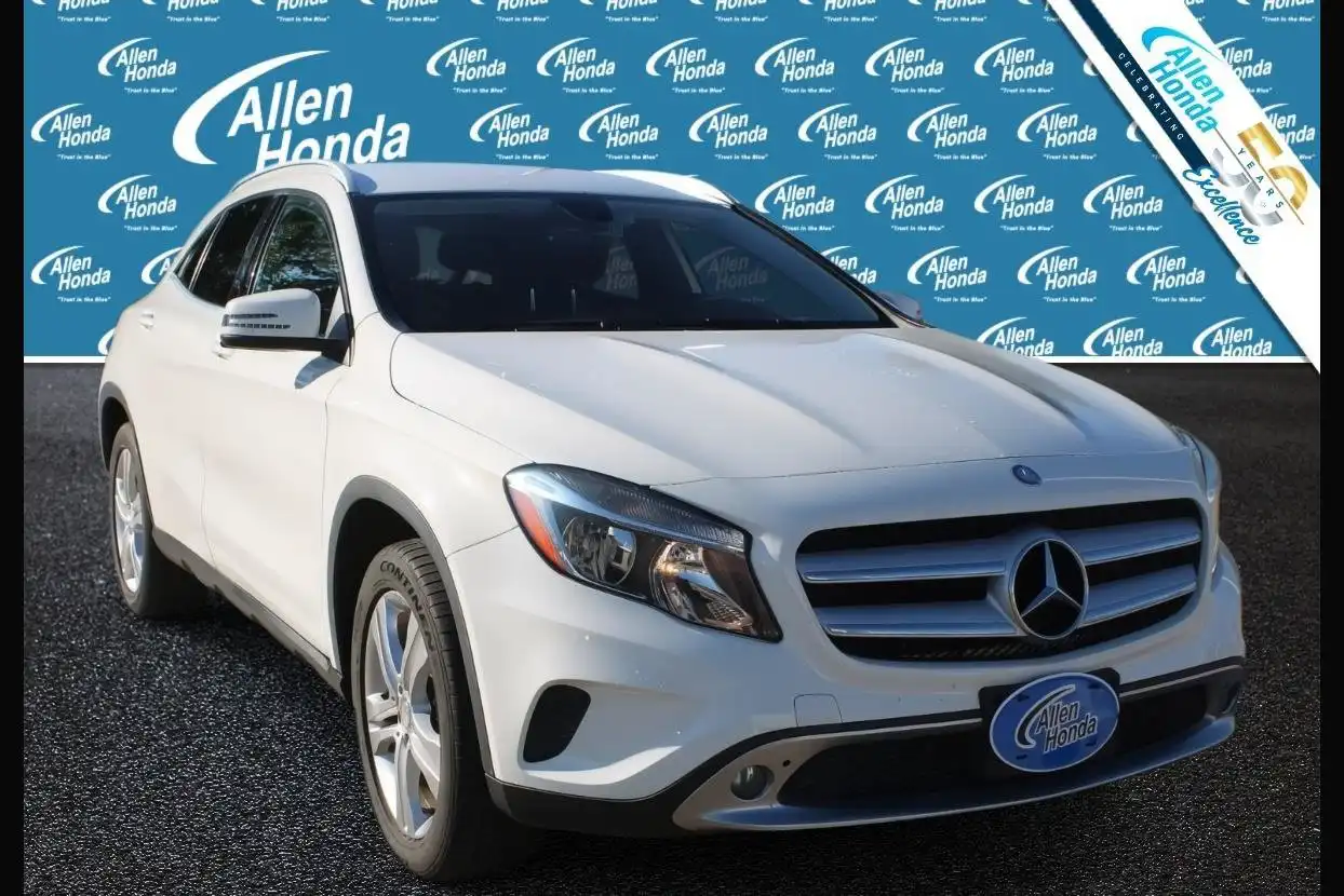 2015 Mercedes-Benz GLA GLA250 4MATIC's photo
