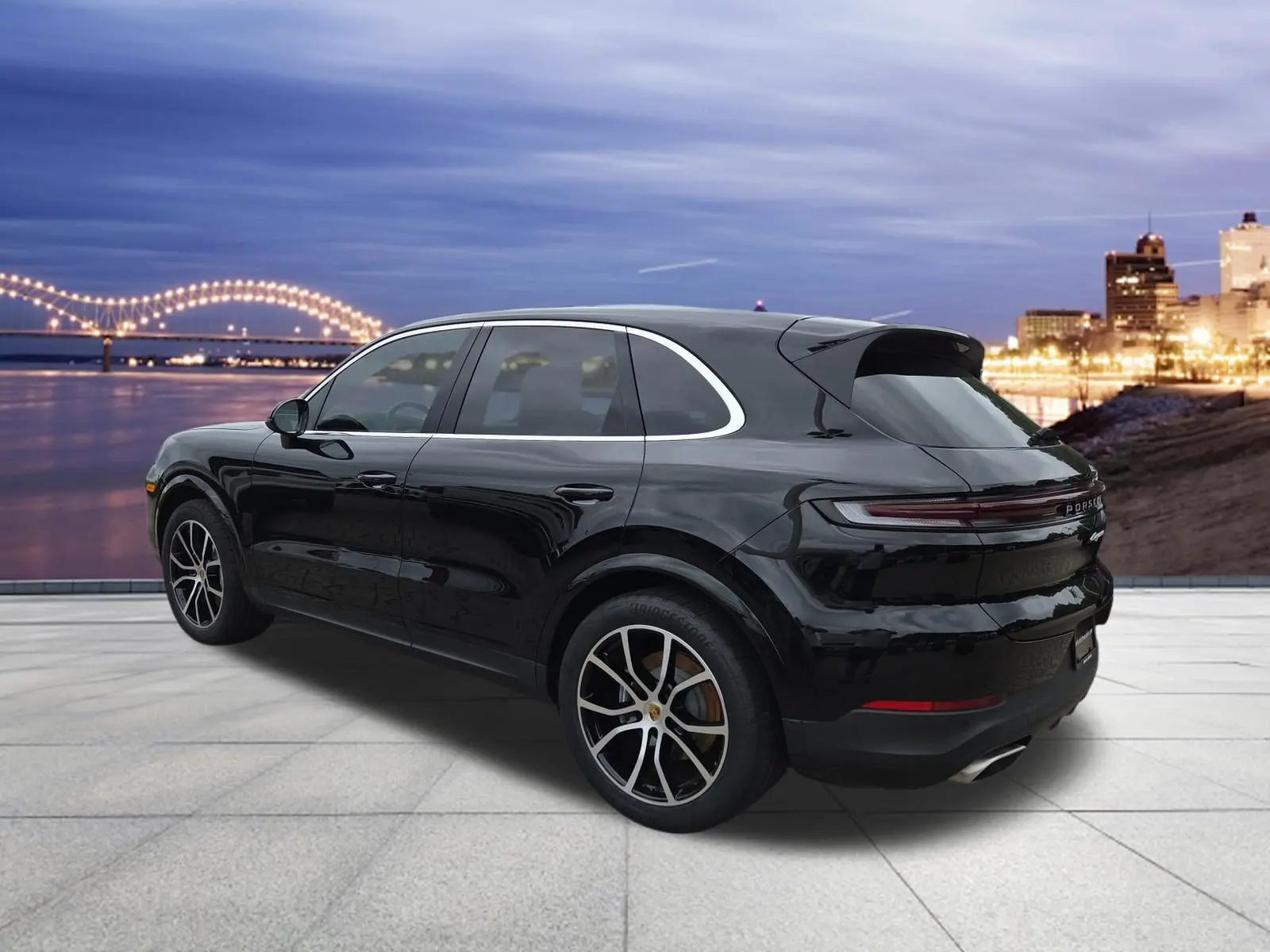 2024 Porsche Cayenne Base photo 3