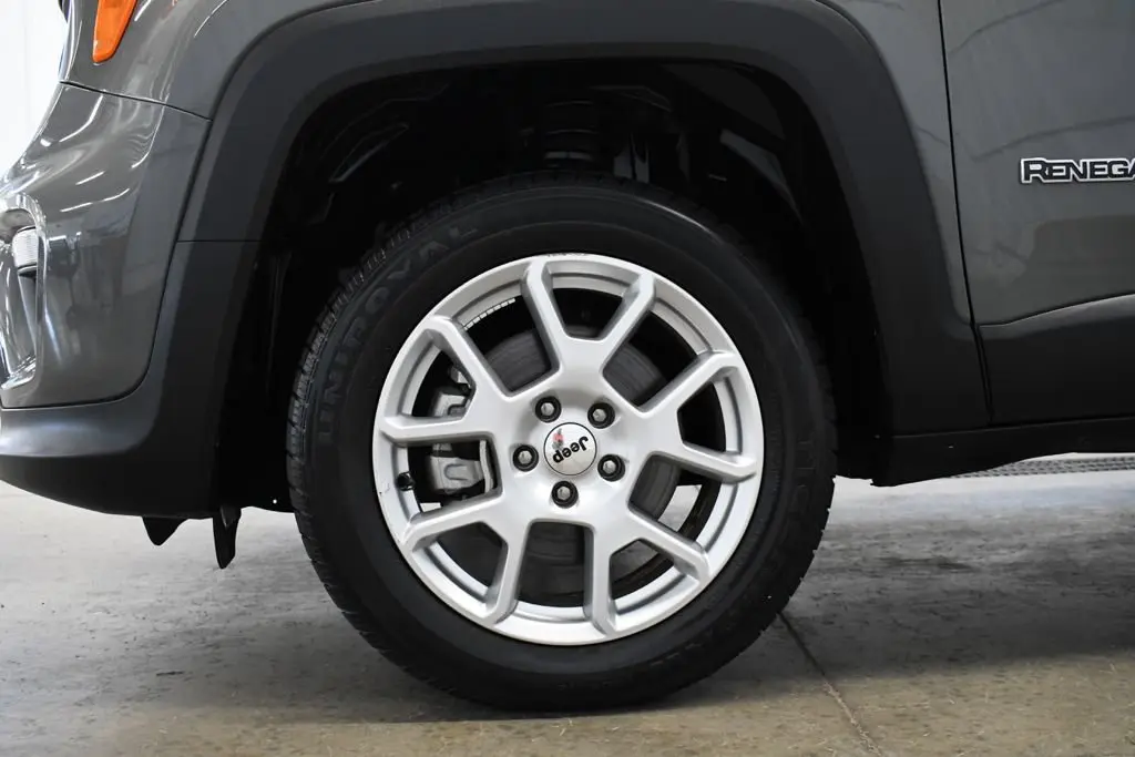 2022 Jeep Renegade Latitude 4x4 photo 3