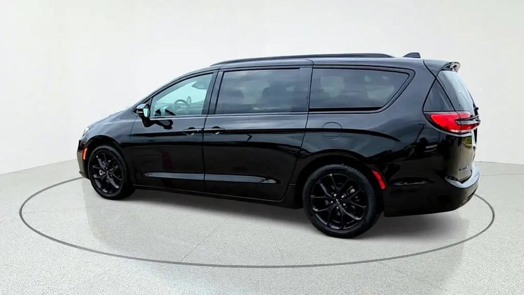 2025 Chrysler Pacifica Limited photo 5