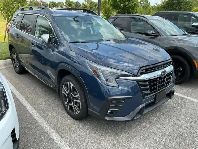 2023 Subaru Ascent Limited 7 Passenger photo 5