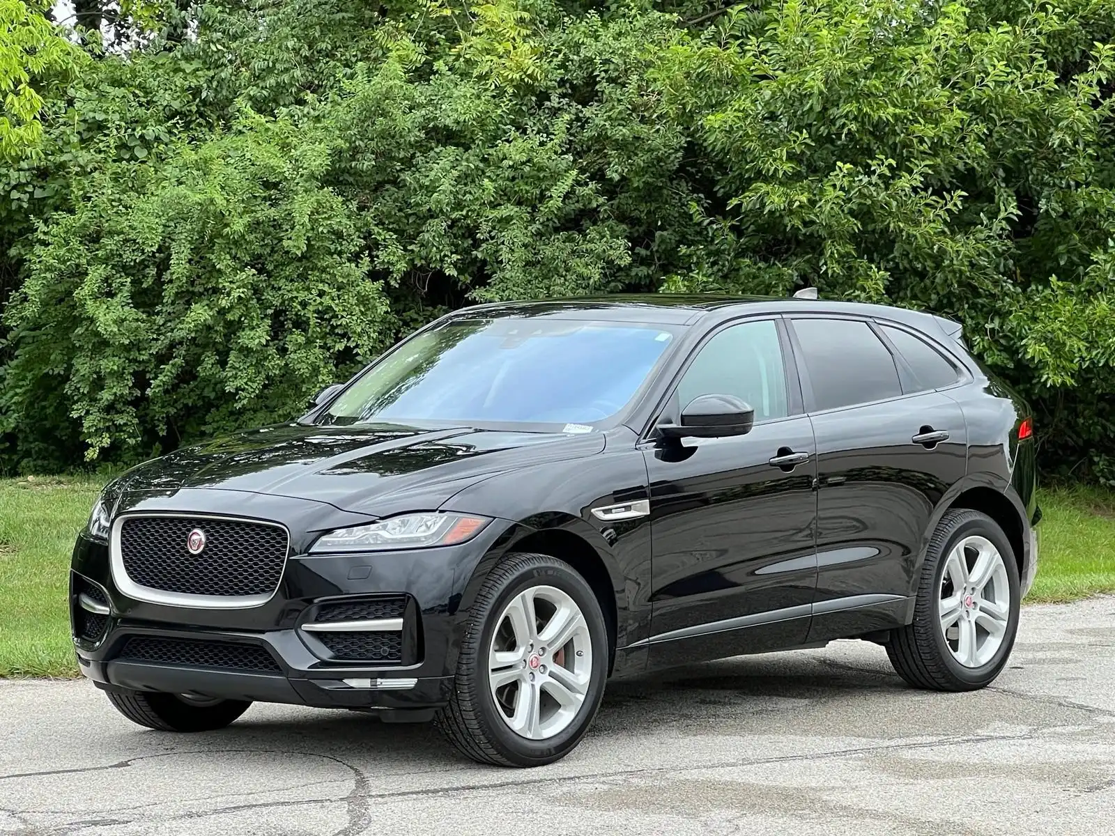 2020 Jaguar F-PACE 30t R-Sport AWD's photo