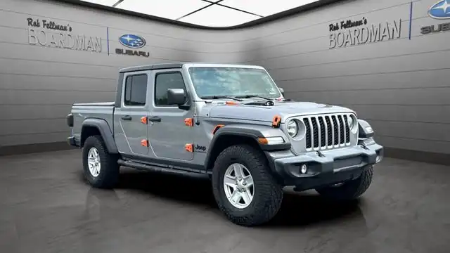 2020 Jeep Gladiator Sport S's photo