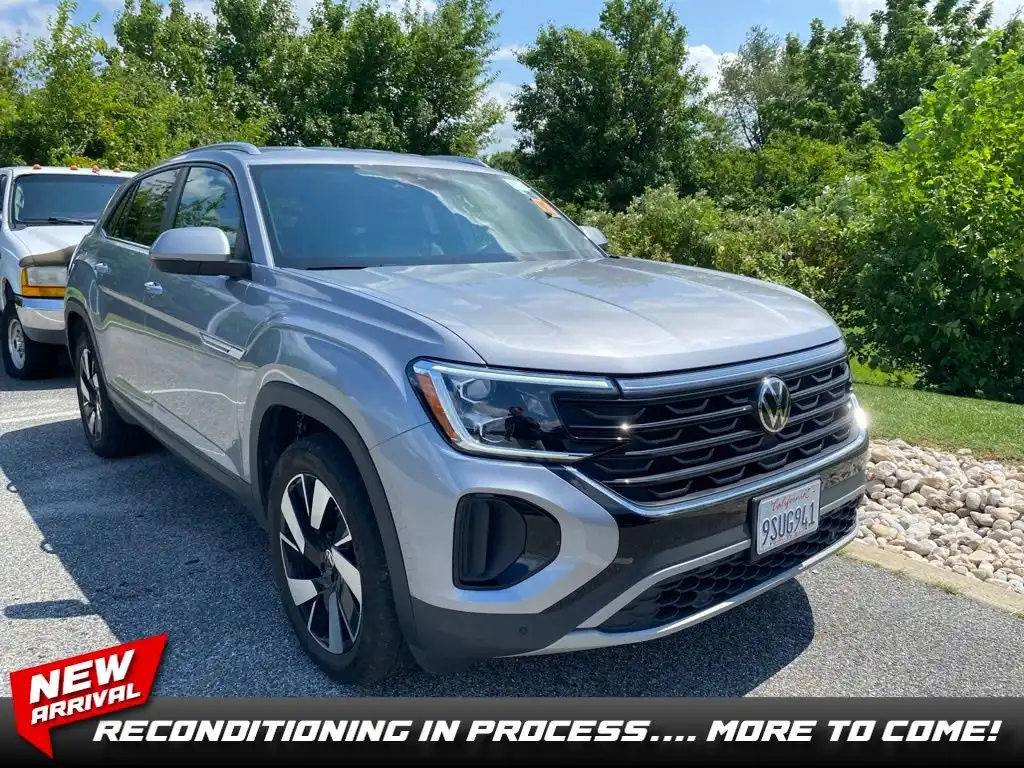 2025 Volkswagen Atlas Cross Sport 2.0T SE w/Tech 4MOTION's photo
