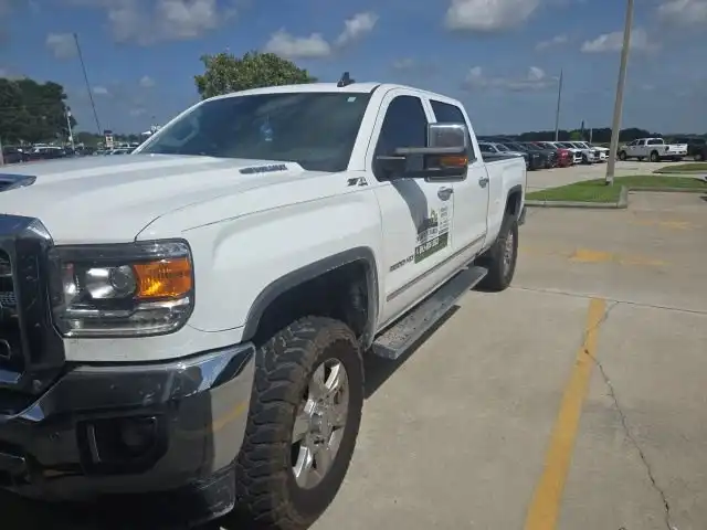 2018 GMC Sierra SLT 4WD Crew Cab Standard Box's photo