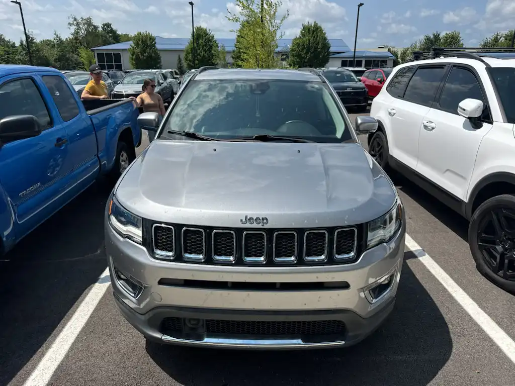2018 Jeep Compass Limited's photo