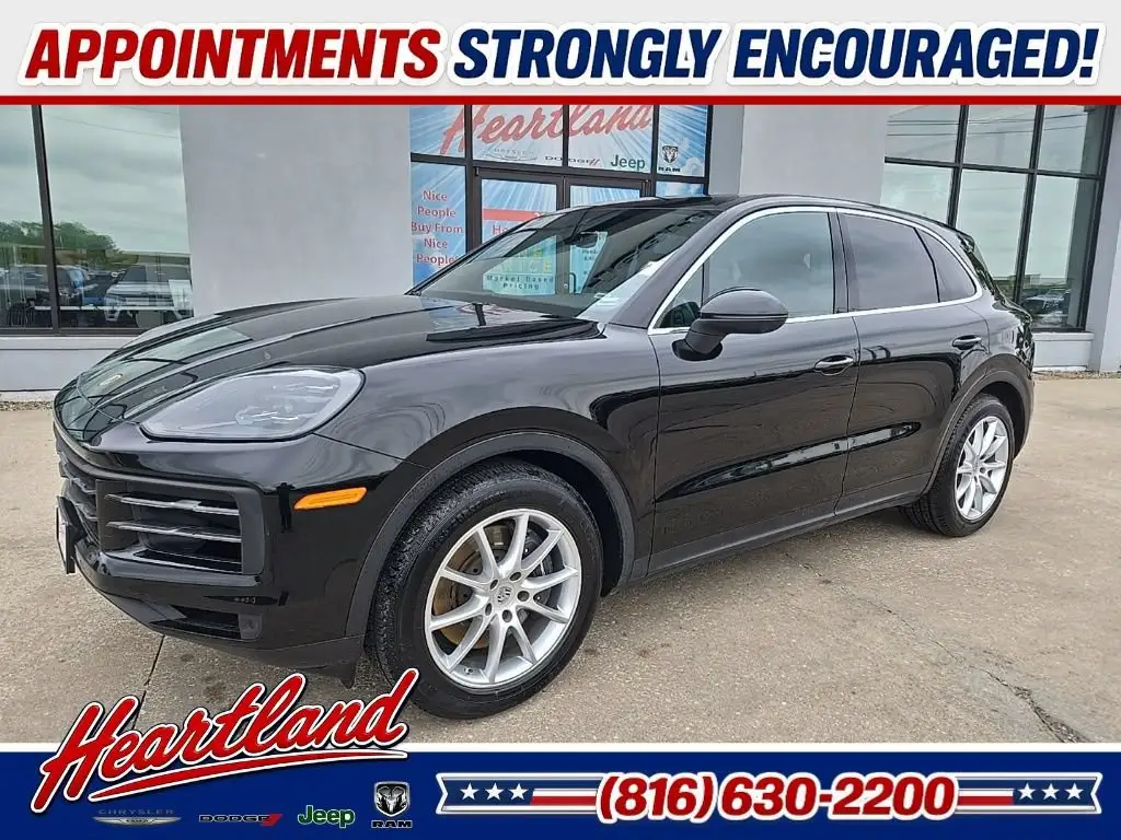 2024 Porsche Cayenne Base photo 1