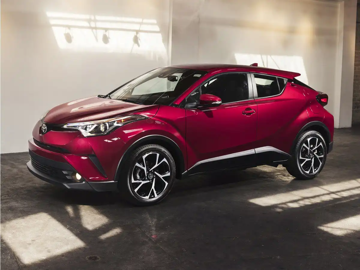 2019 Toyota C-HR XLE's photo