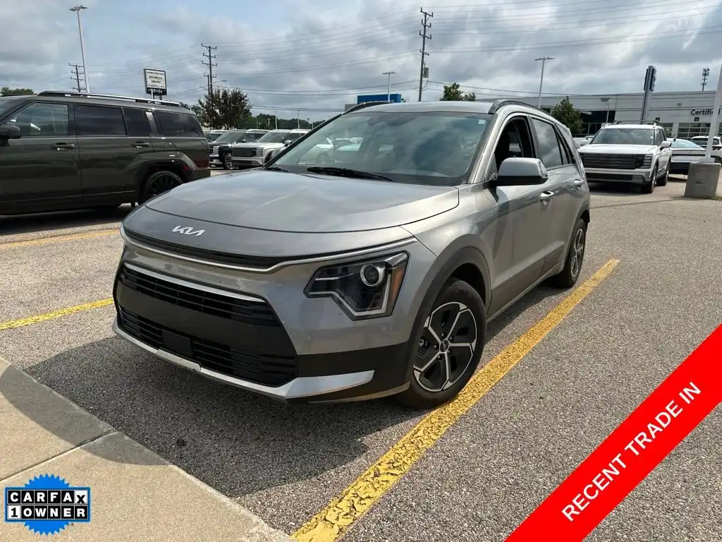 2023 Kia Niro EX HEV's photo