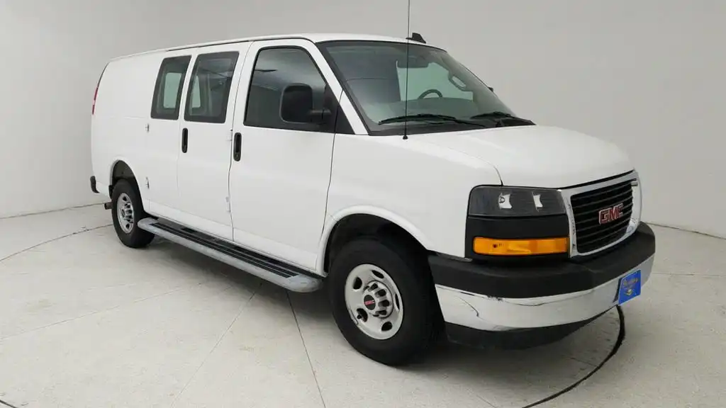 2025 GMC Savana 2500's photo