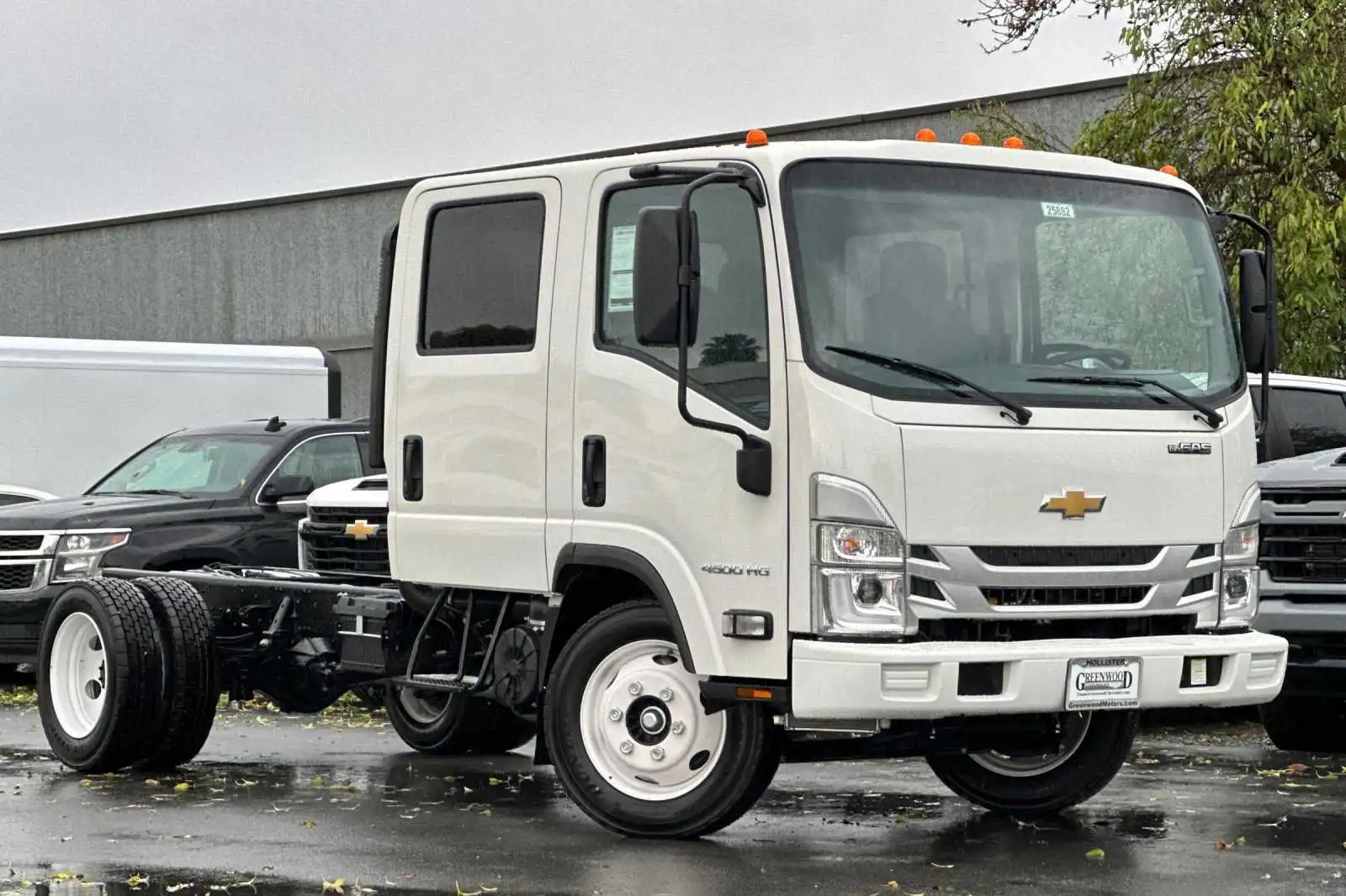2025 Chevrolet Low Cab Forward Crew Cab 4500 Gas 150 WB's photo