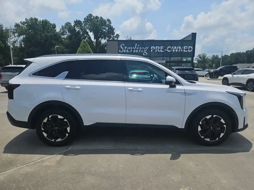 2024 Kia Sorento S AT's photo