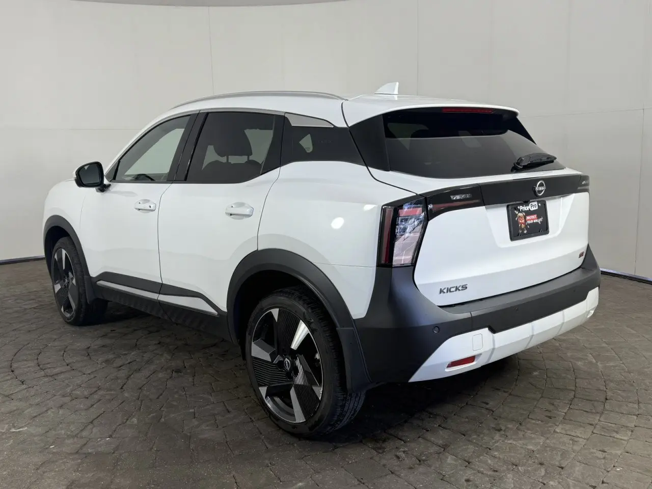 2025 Nissan Kicks 2.0 SR photo 5