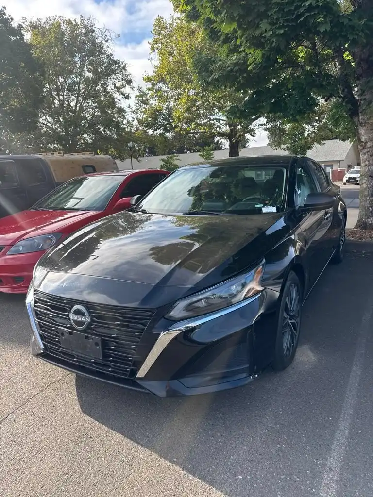 2025 Nissan Altima 2.5 SV's photo