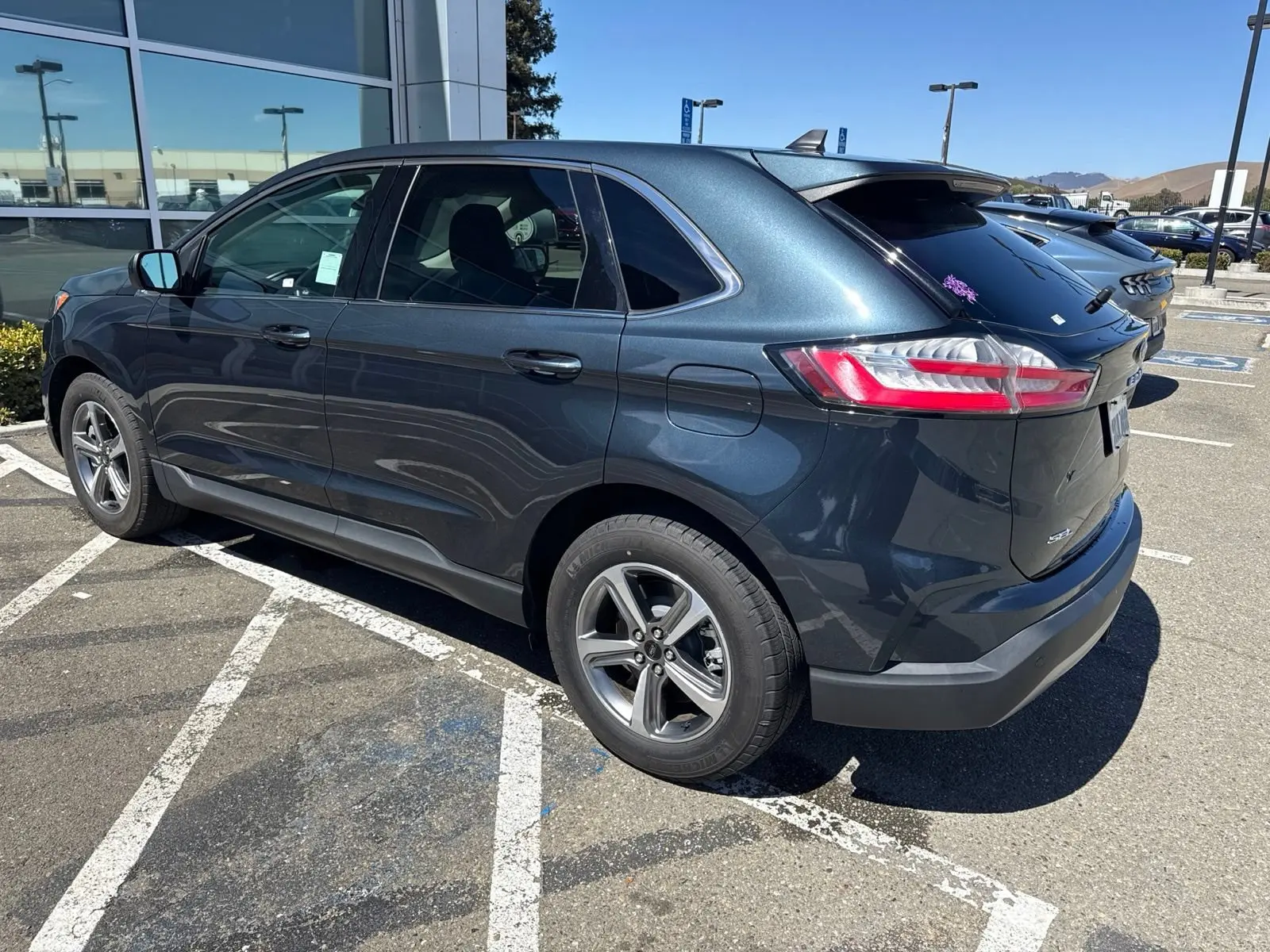 2024 Ford Edge SEL AWD photo 3