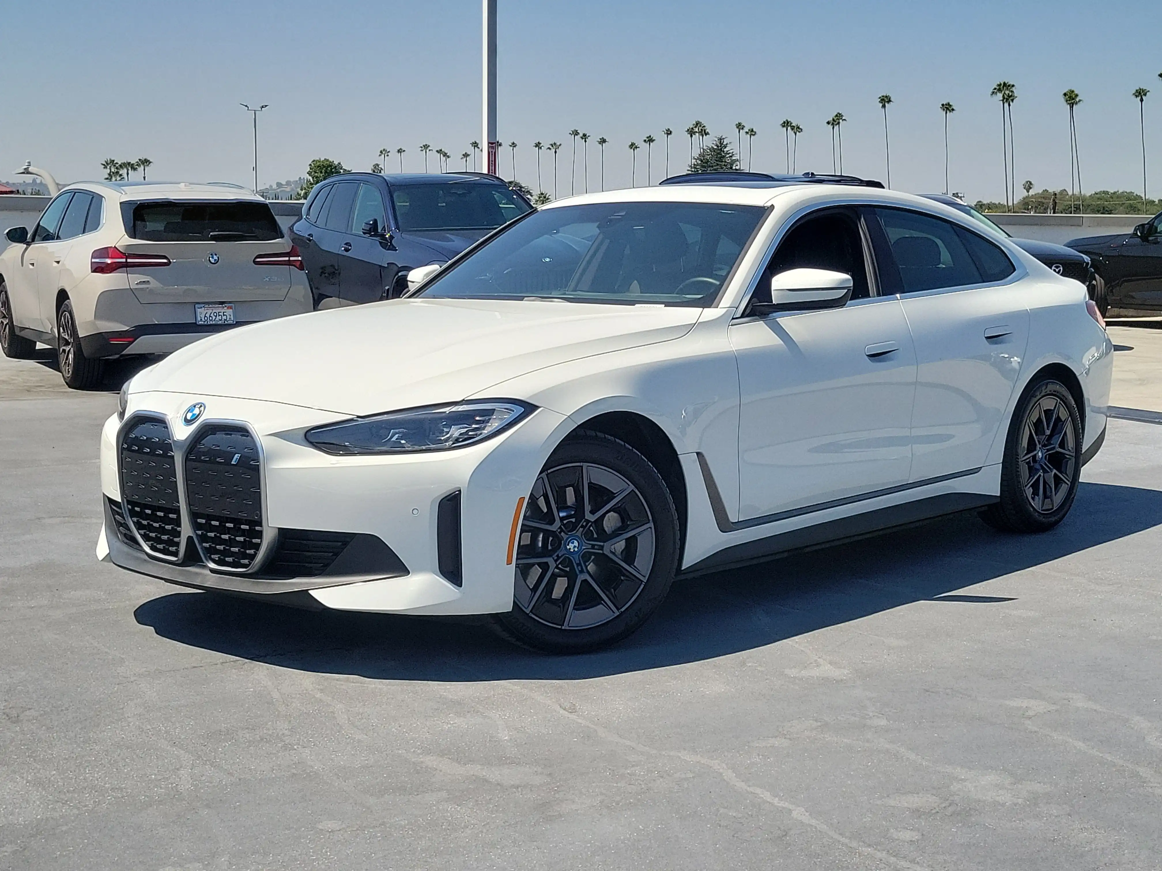 2024 BMW i4 eDrive35's photo