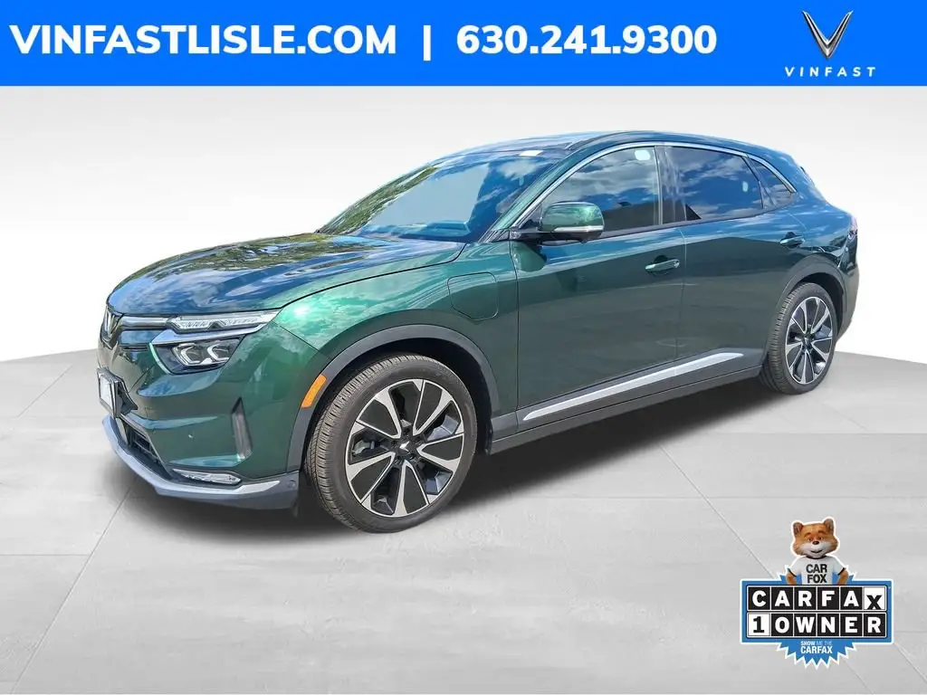 2023 VinFast VF 8 VF 8 Standard Range photo 1