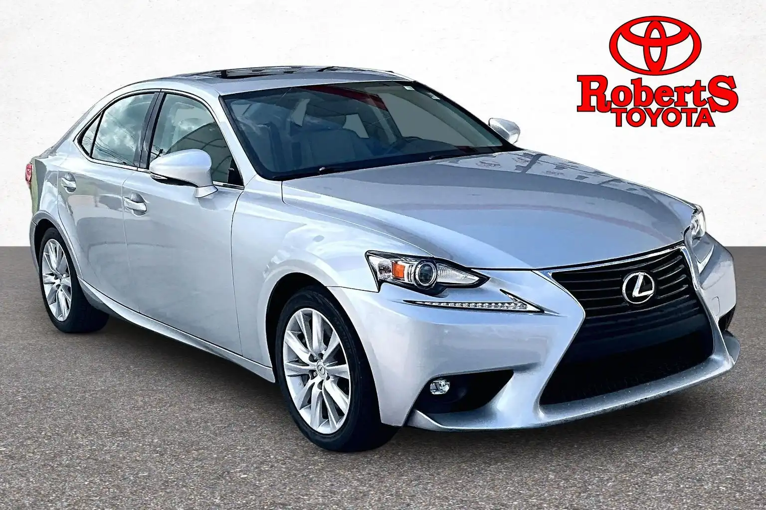 2016 Lexus IS 350 200t's photo