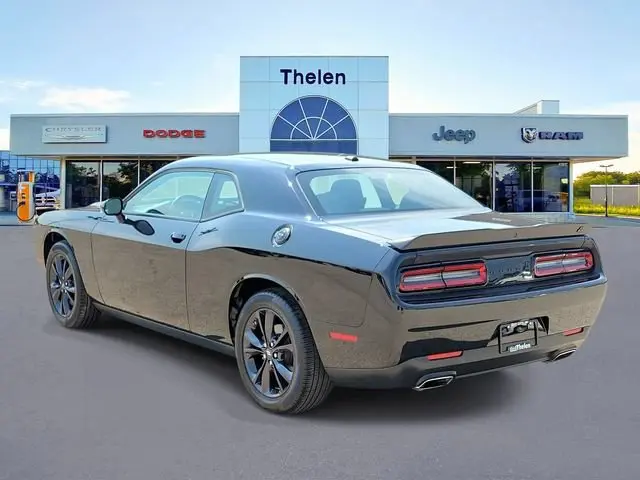 2023 Dodge Challenger SXT Auto AWD photo 3