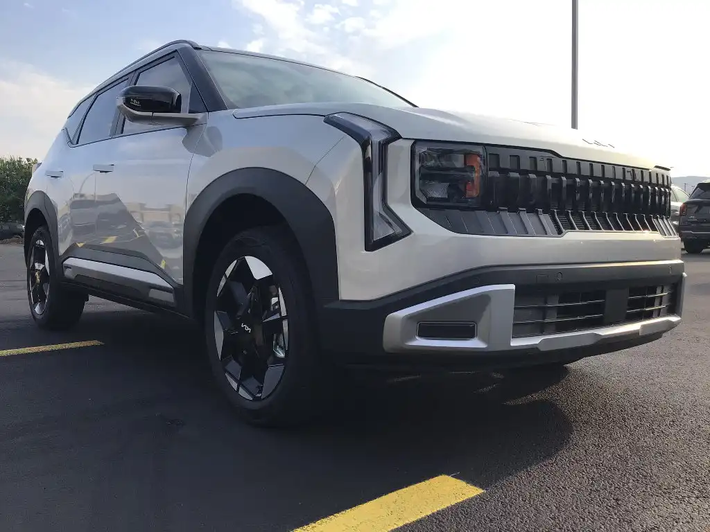 2027 Kia Seltos EX AWD's photo