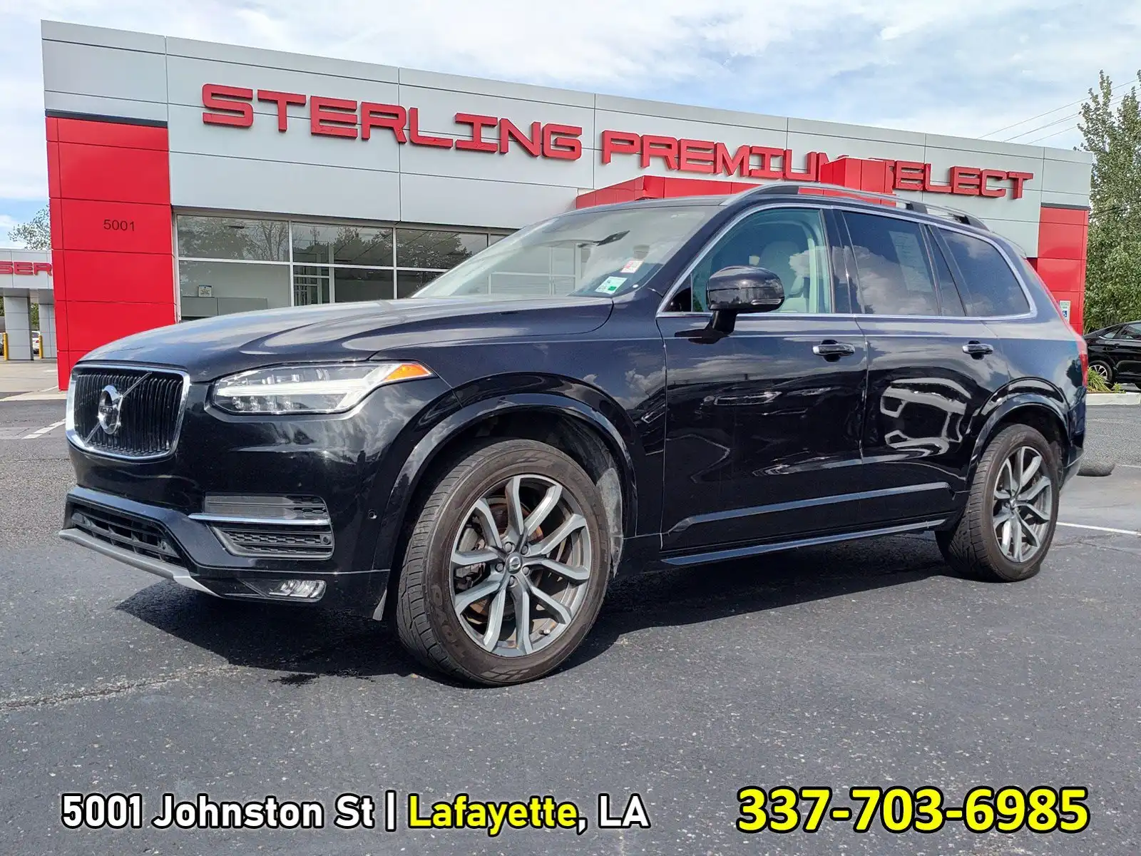2018 Volvo XC90 T6 AWD Momentum's photo
