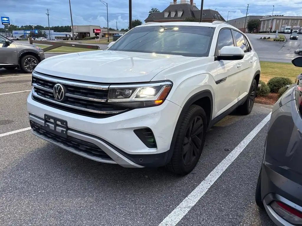 2022 Volkswagen Atlas Cross Sport 3.6L V6 SE with Tech 4Motion's photo