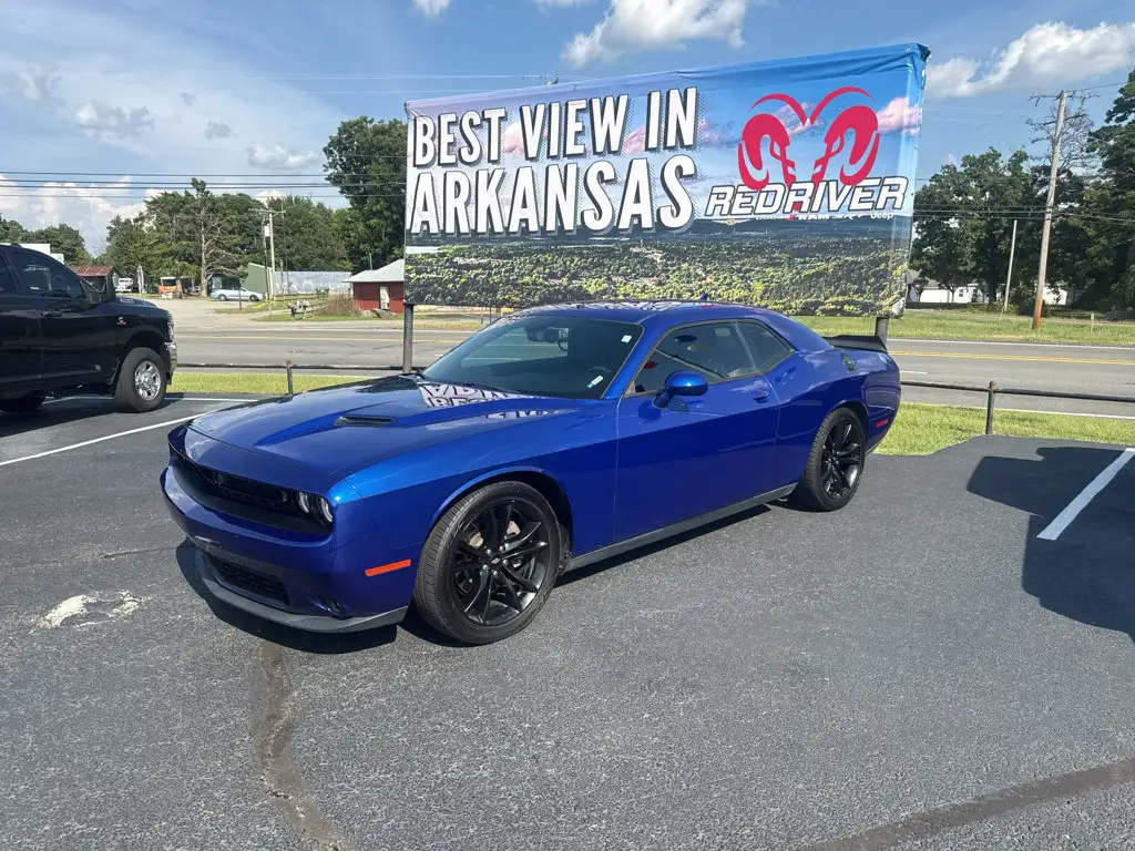 2018 Dodge Challenger SXT Plus's photo