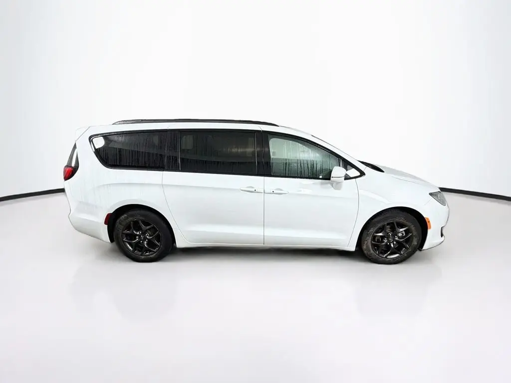 2020 Chrysler Pacifica Limited photo 4