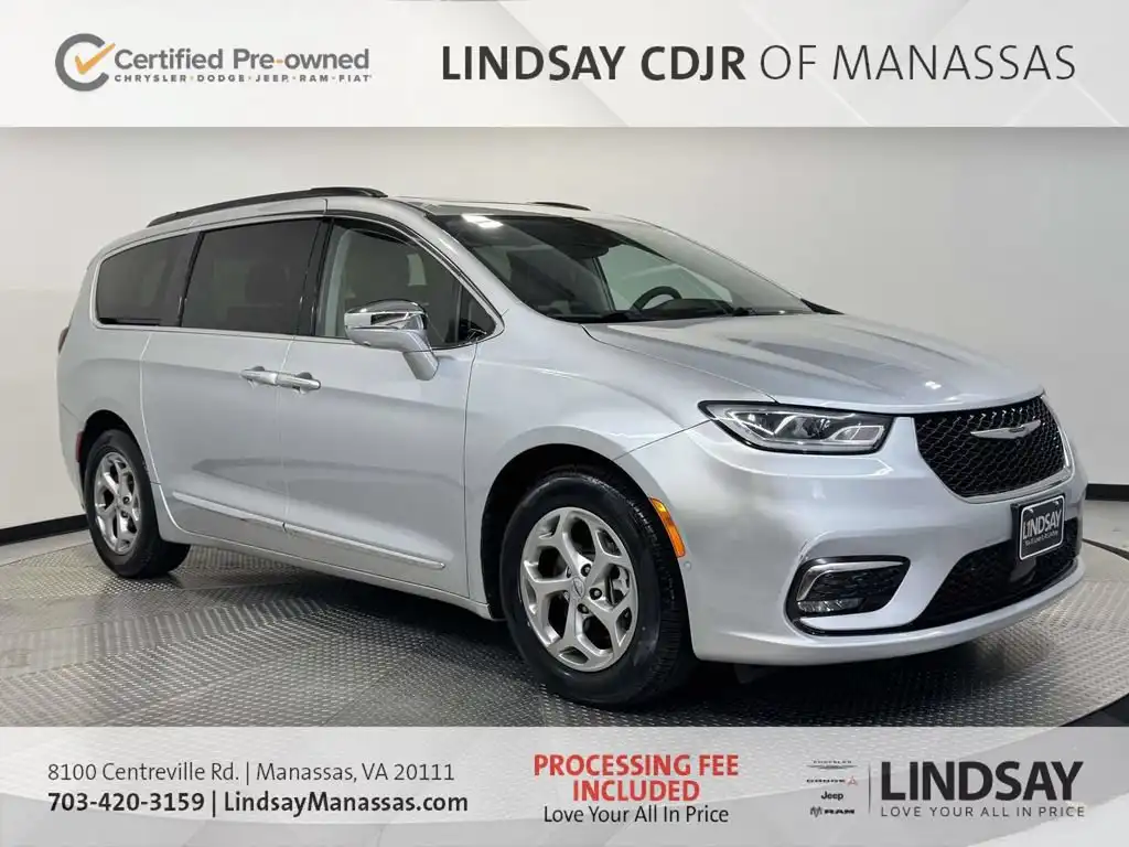 2022 Chrysler Pacifica Limited's photo
