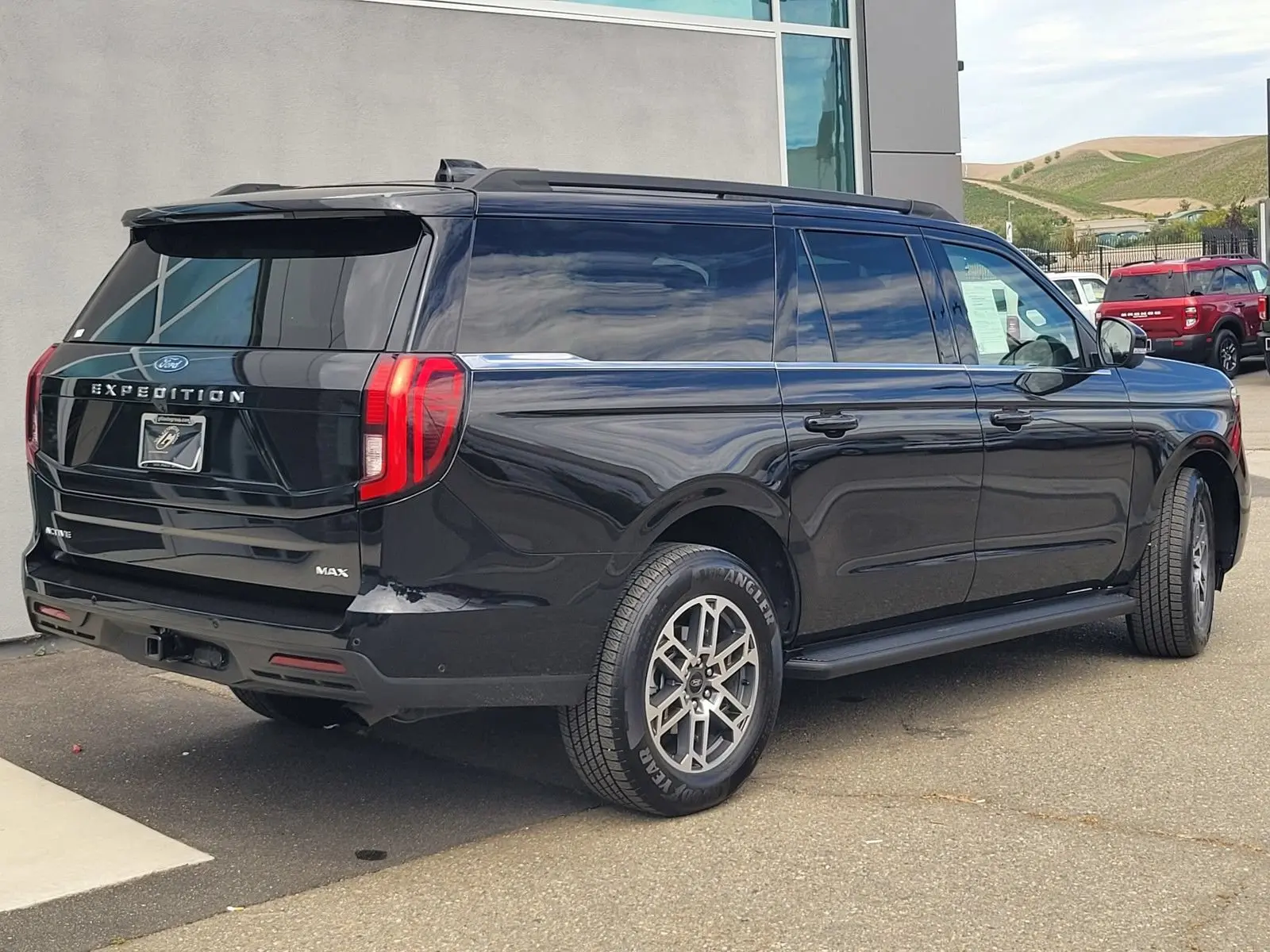 2025 Ford Expedition Active MAX photo 4