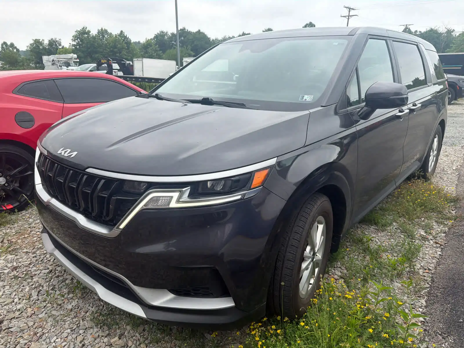 2022 Kia Sedona LX's photo