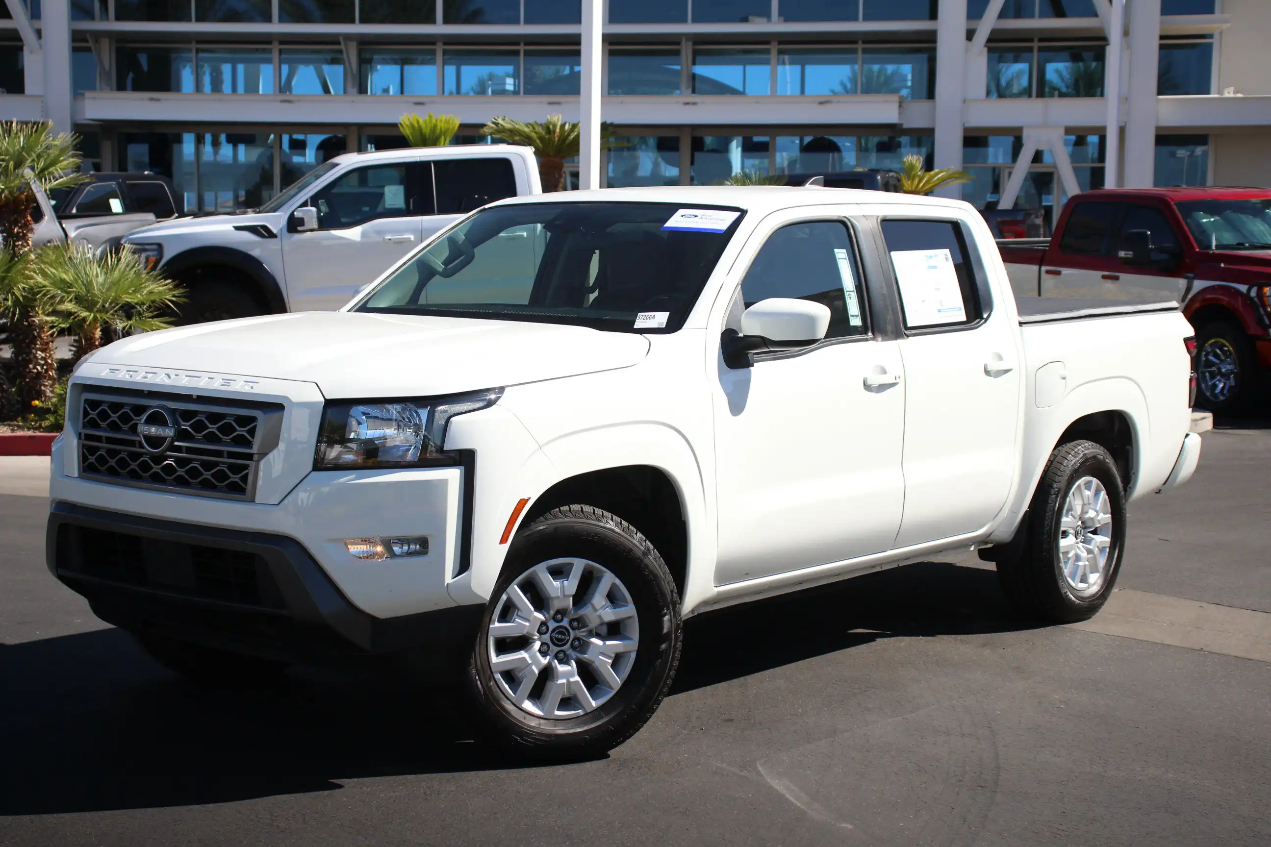 2022 Nissan Frontier SV Crew Cab 4X2 SWB's photo