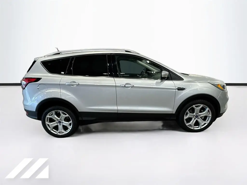 2017 Ford Escape Titanium 4WD photo 4