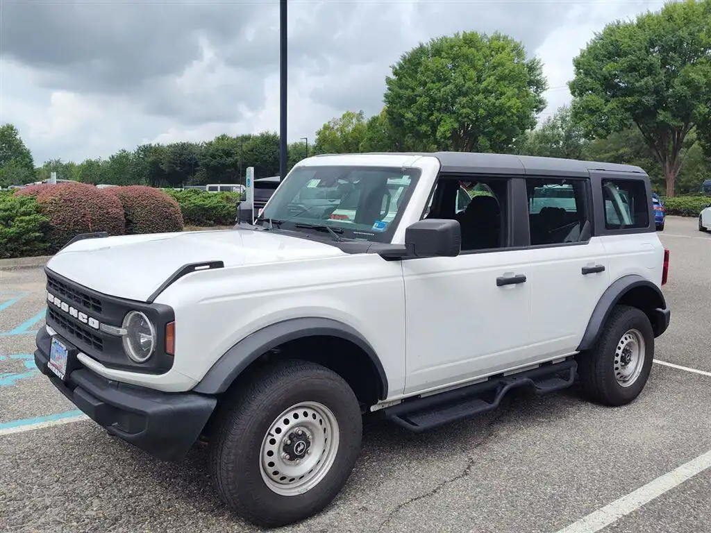 2025 Ford Bronco Base 4x4's photo