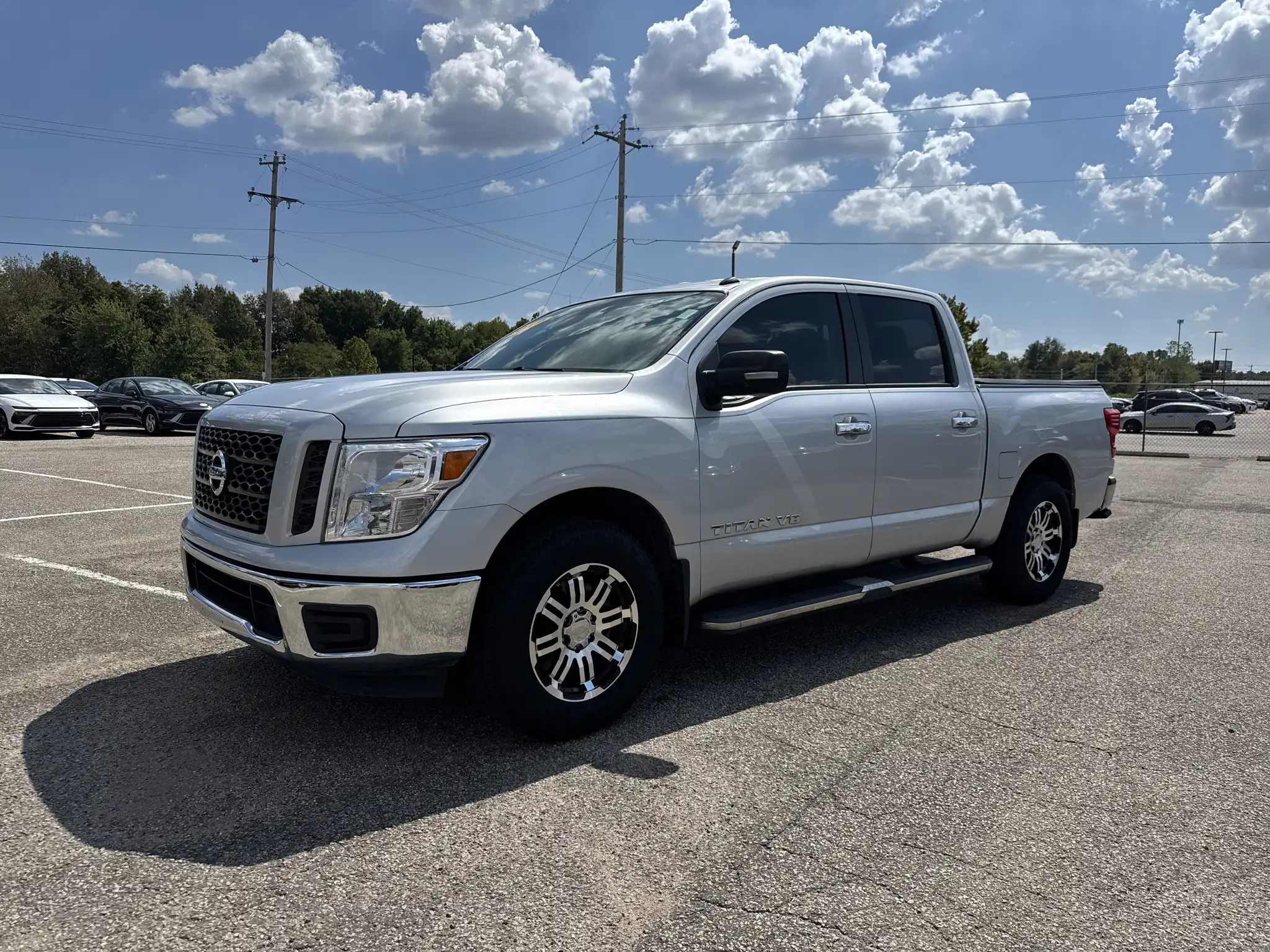 2019 Nissan Titan SV 2WD Crew Cab's photo
