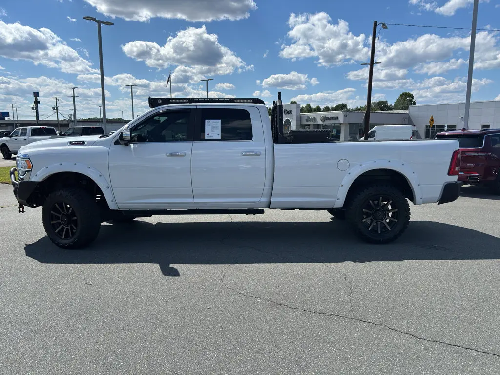 2022 RAM 3500 Limited 4X4 Crew Cab LWB photo 4