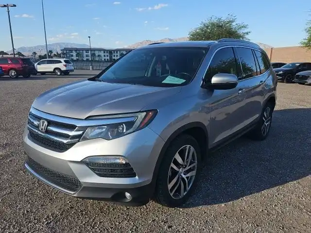 2017 Honda Pilot Touring 4WD's photo
