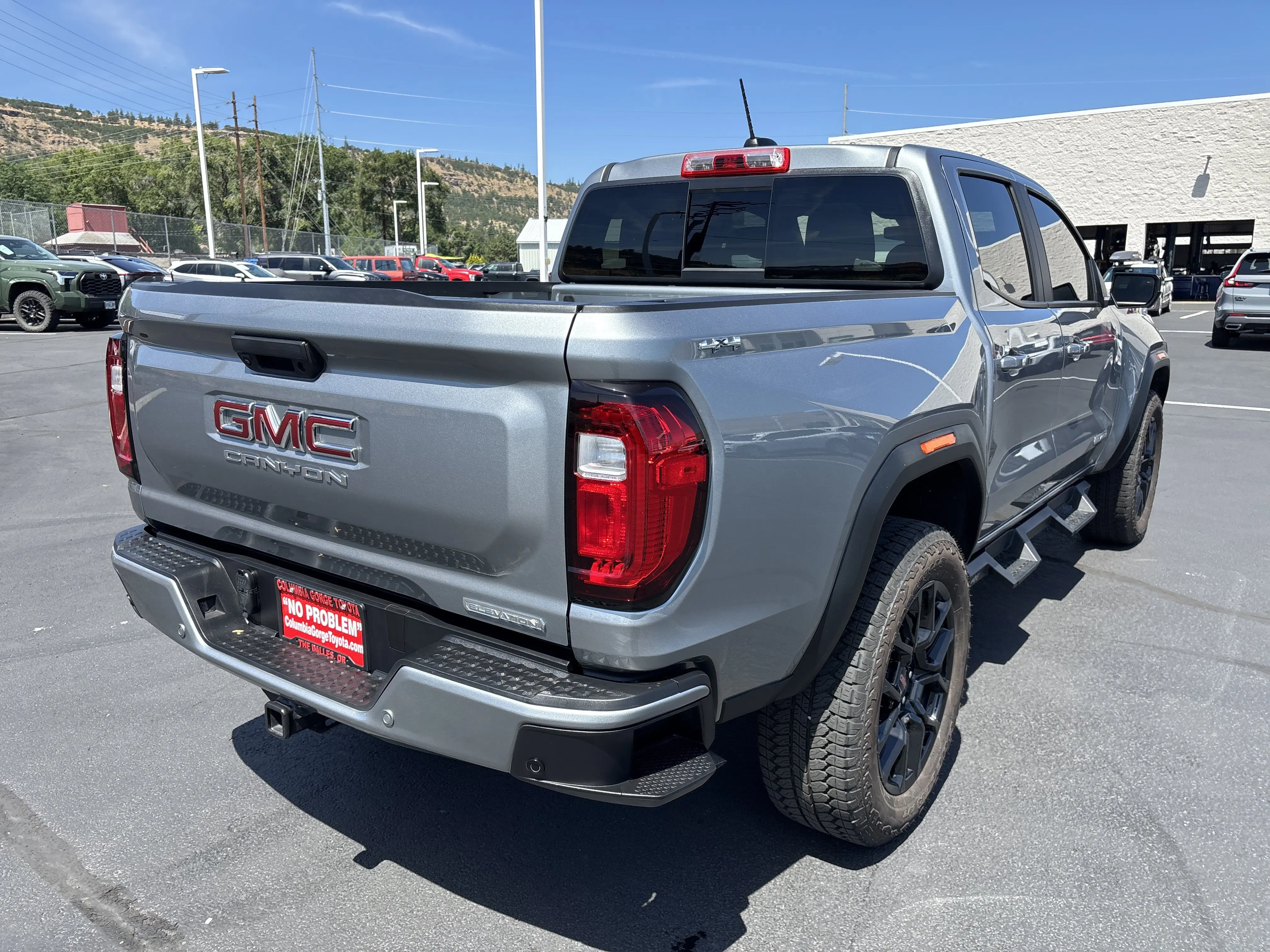 2025 GMC Canyon 4WD Elevation Crew Cab Short Box photo 5